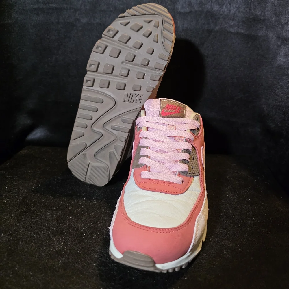 Nike Air Max Women's Sneakers - Pink/White